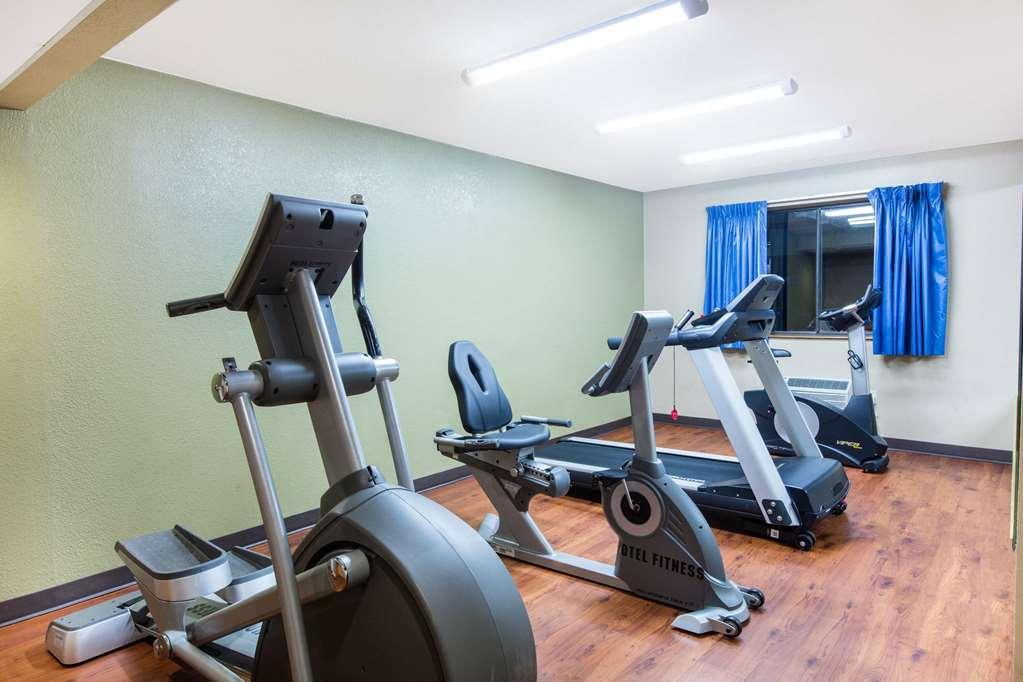 Super 8 By Wyndham Frederick Hotel Facilities photo