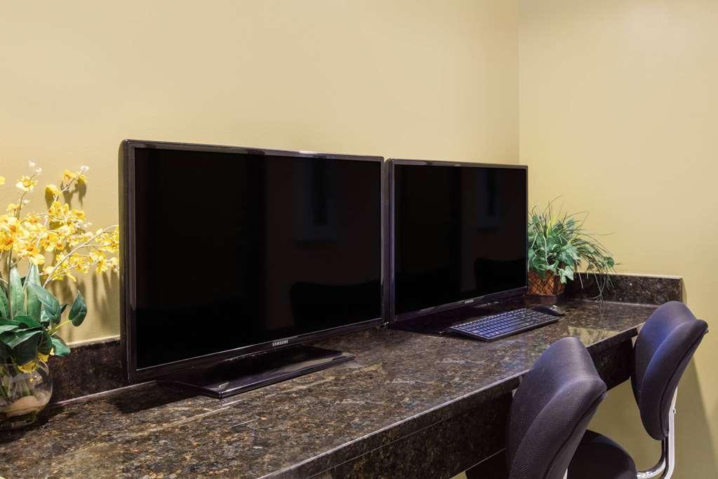 Super 8 By Wyndham Frederick Hotel Facilities photo